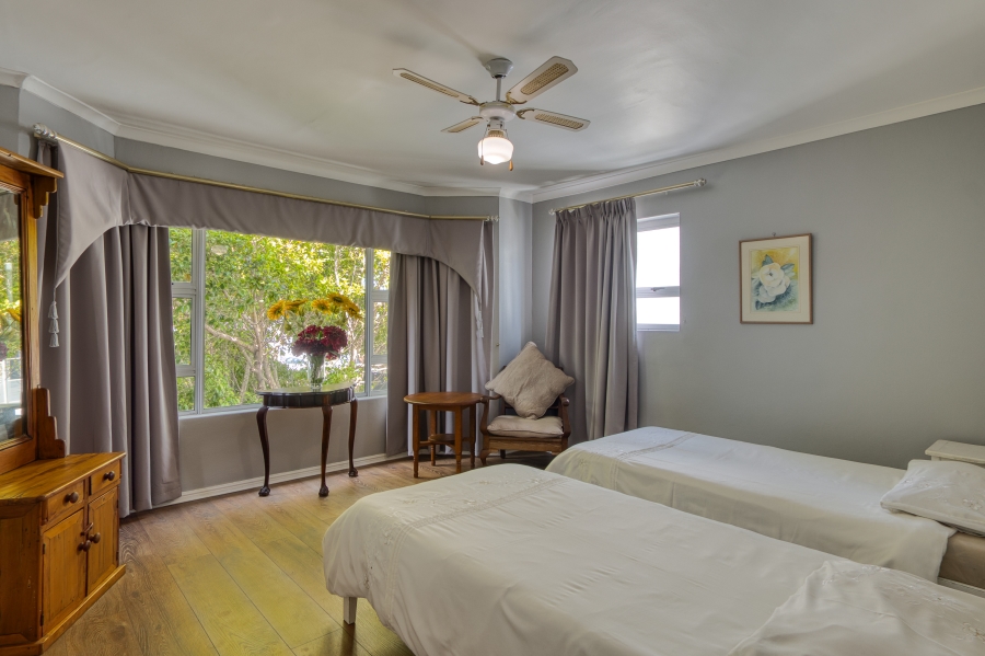 To Let 6 Bedroom Property for Rent in Greenways Golf Estate Western Cape